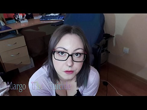 ❤️ Kynþokkafull stelpa með gleraugu sýgur dildó djúpt á myndavélinni ☑ Klám á is.valeshop.top ❤
